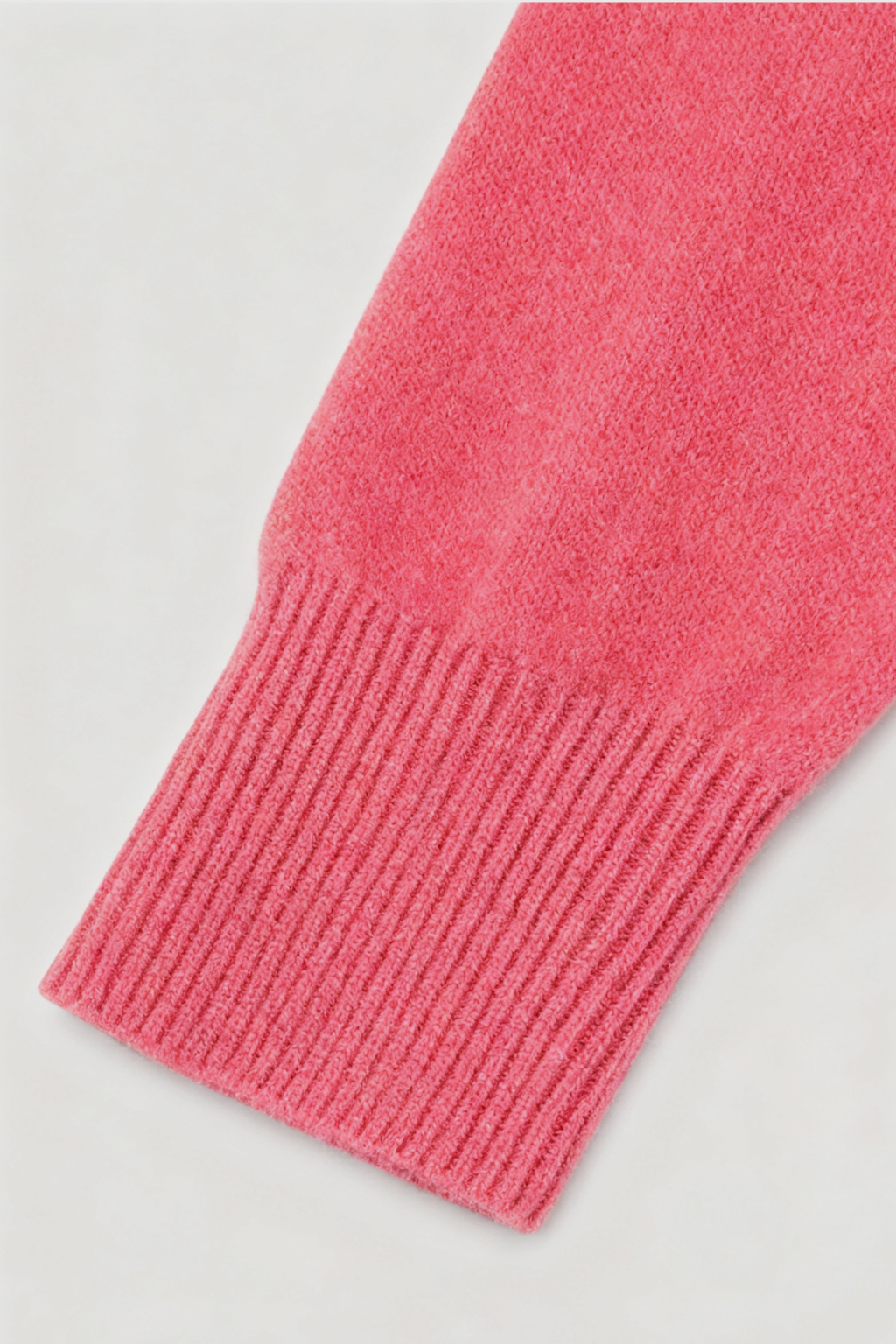 Victoria | Cozy Pink Red V-Neck Sweater with Flattering Fit - Lumina