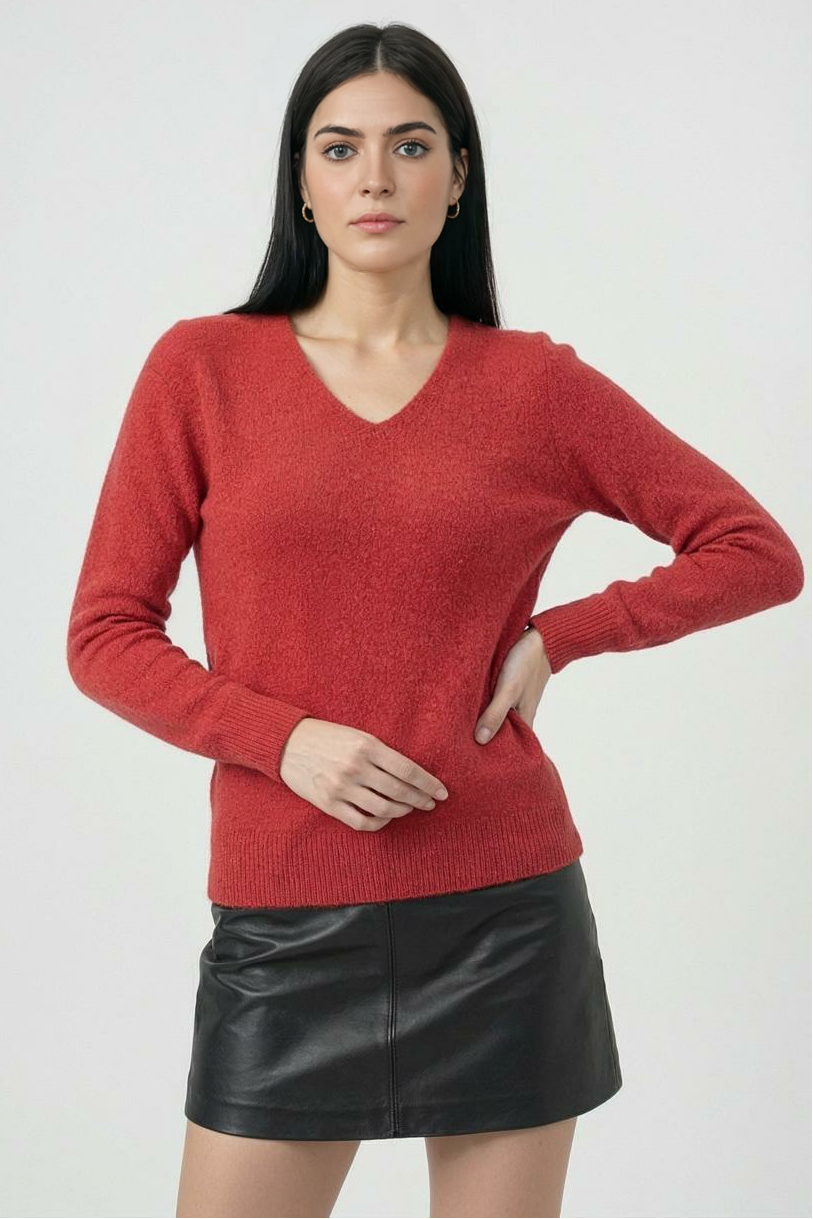Victoria | Cozy Red Sweater with Flattering Fit - Lumina