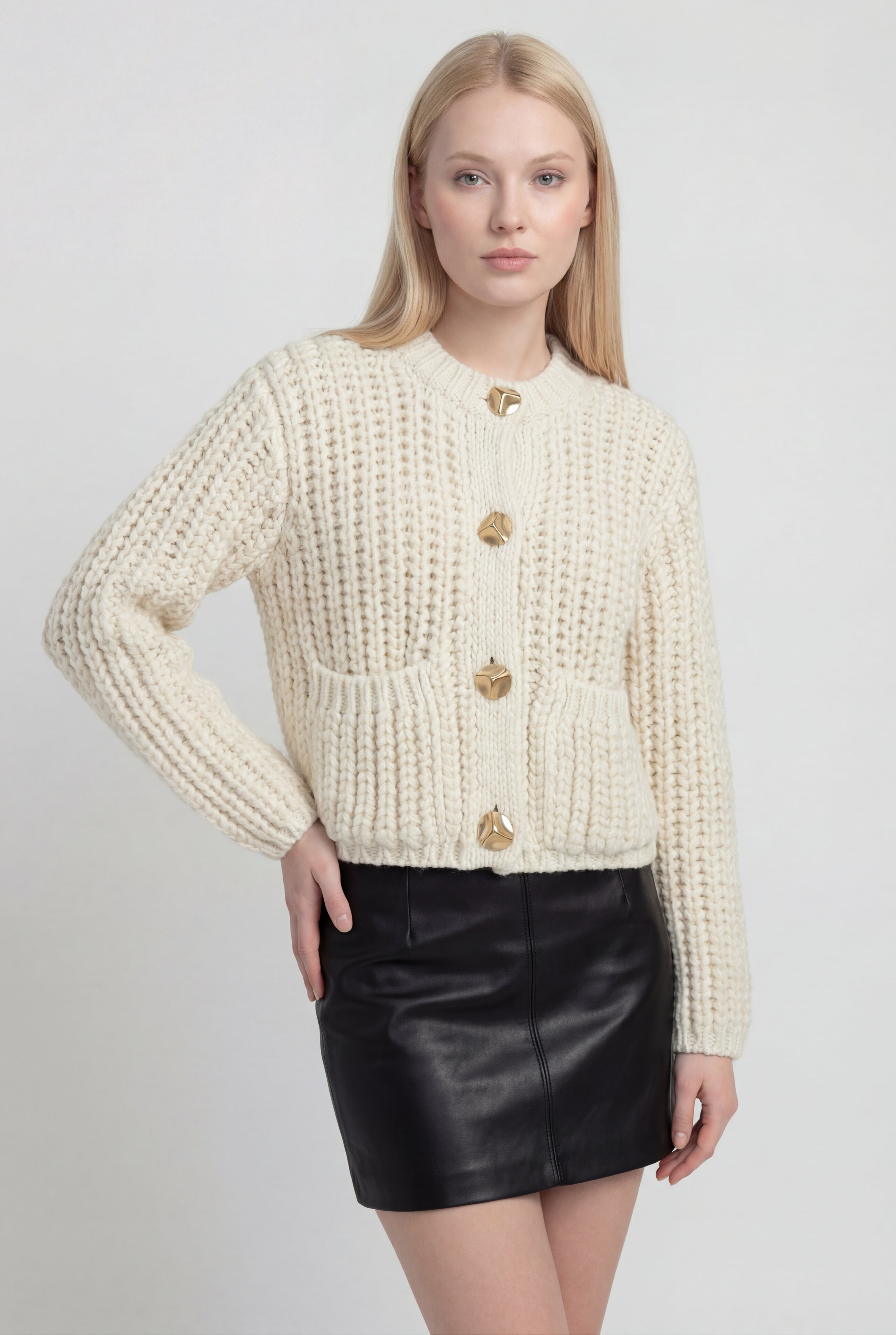 Victoria | Cozy White Long Cardigan Sweater with Relaxed Fit - Lumina