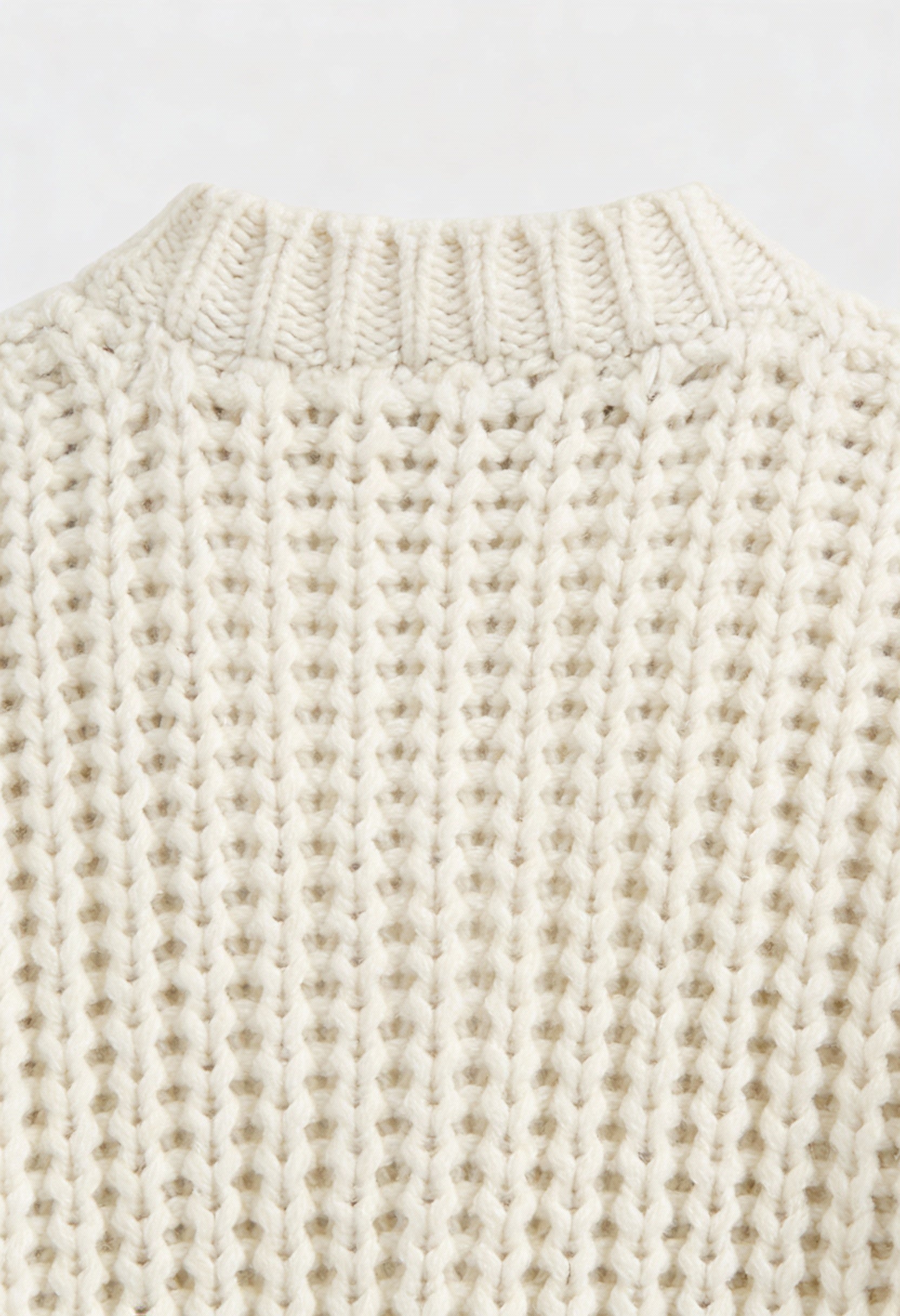 Victoria | Cozy White Long Cardigan Sweater with Relaxed Fit - Lumina