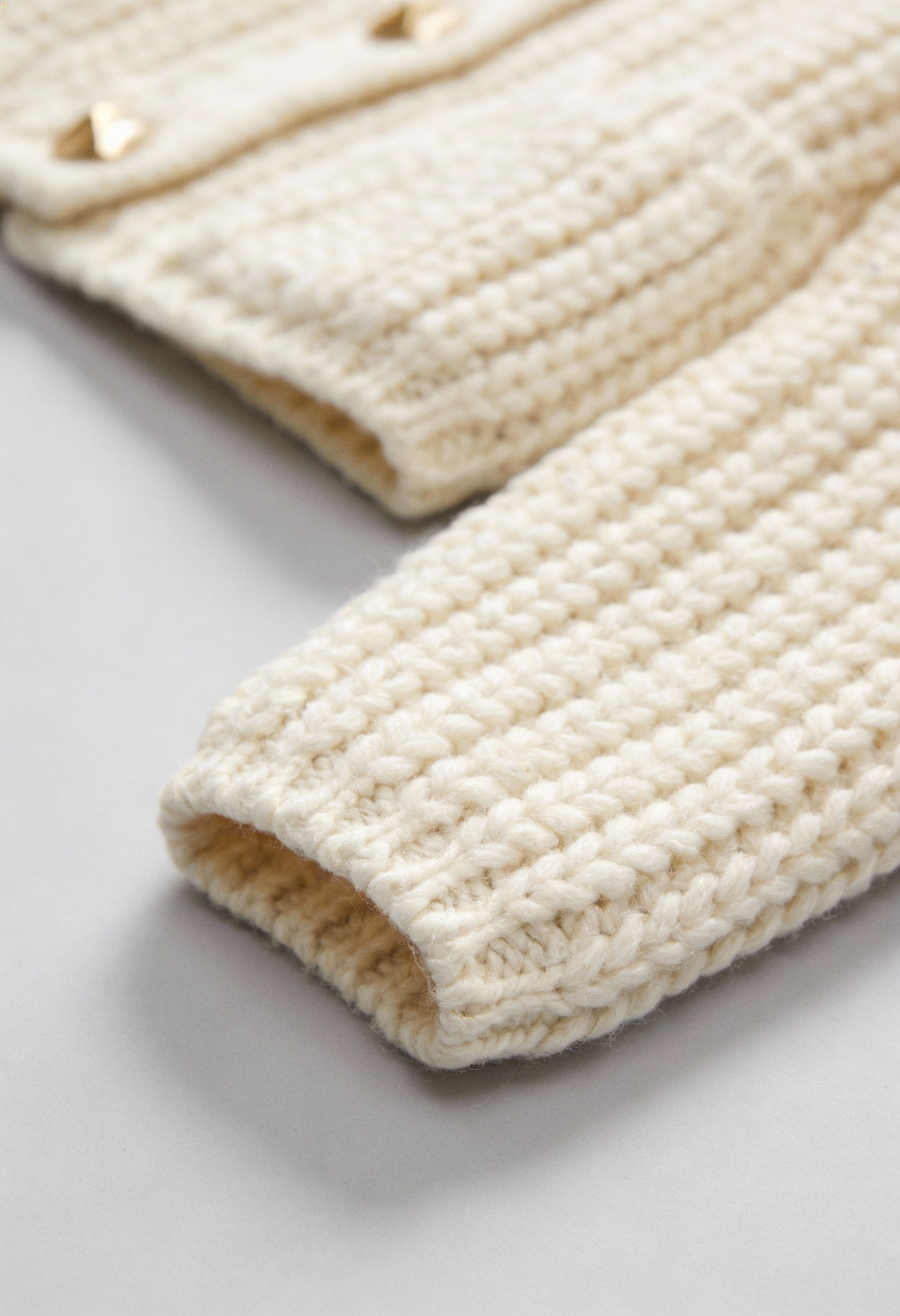 Victoria | Cozy White Long Cardigan Sweater with Relaxed Fit - Lumina