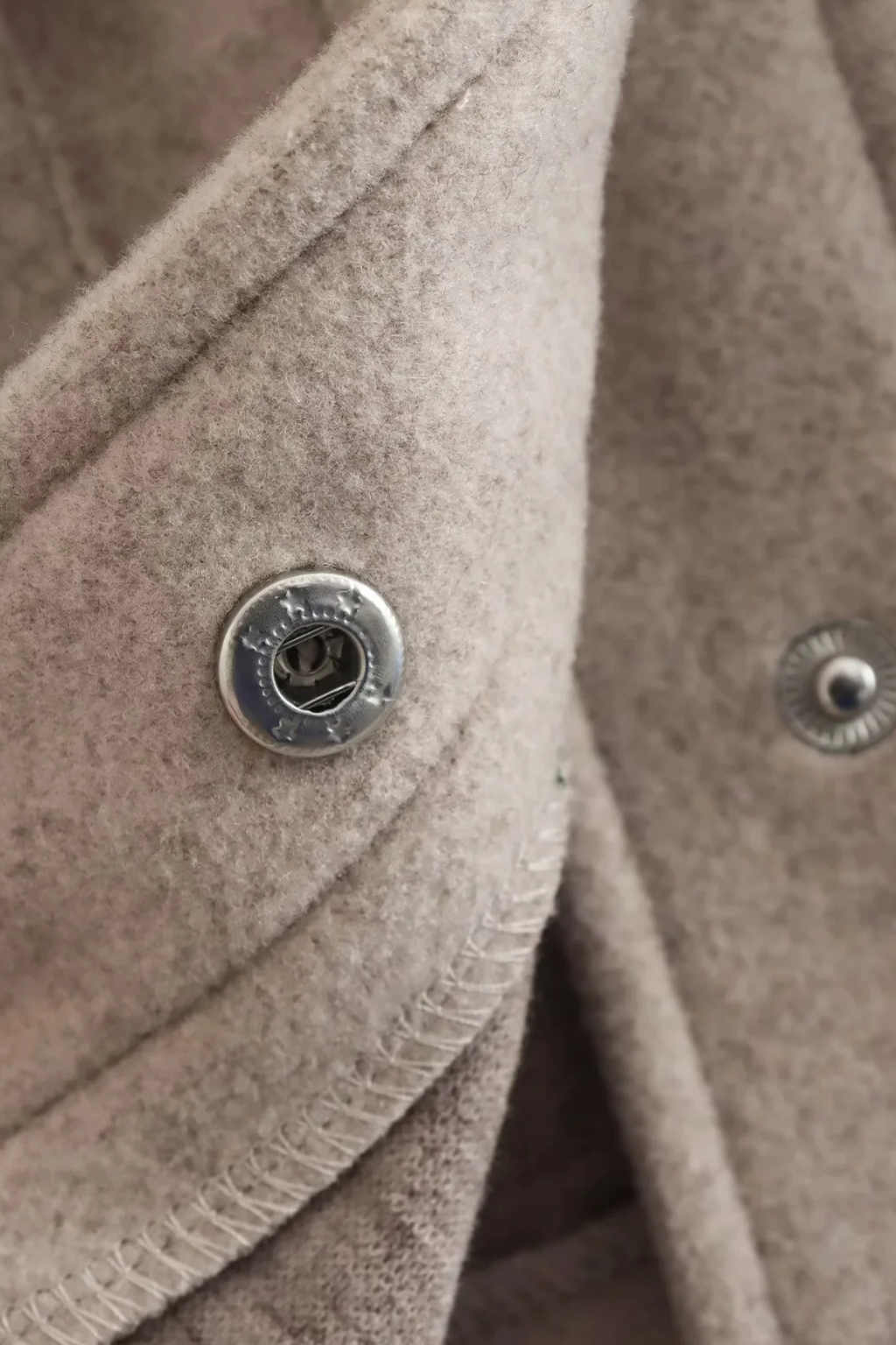 Victoria | Elegant Autumn Jacket with Classic Button Closure - Lumina