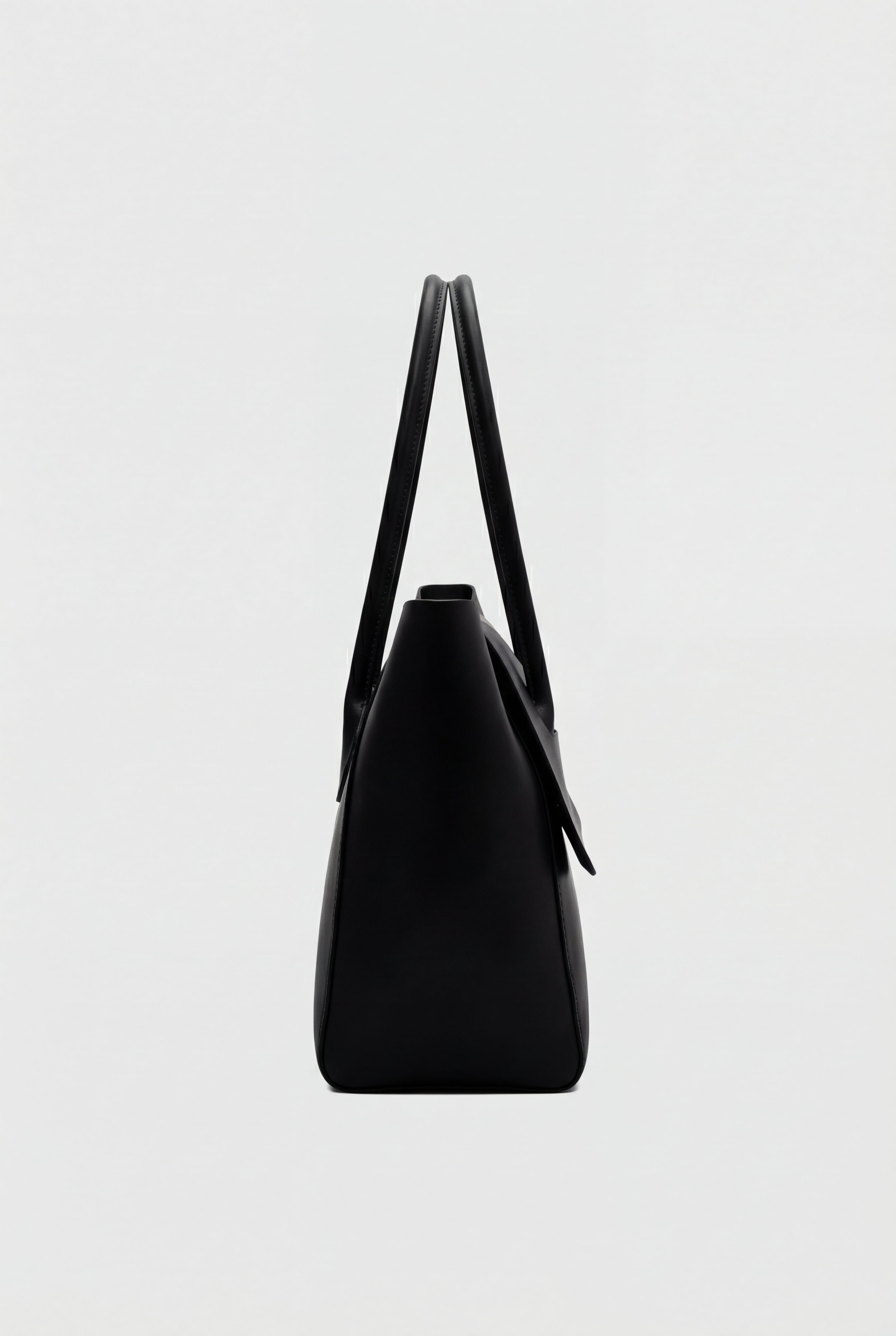 Victoria | Elegant Black Handbag with Adjustable Strap - Lumina