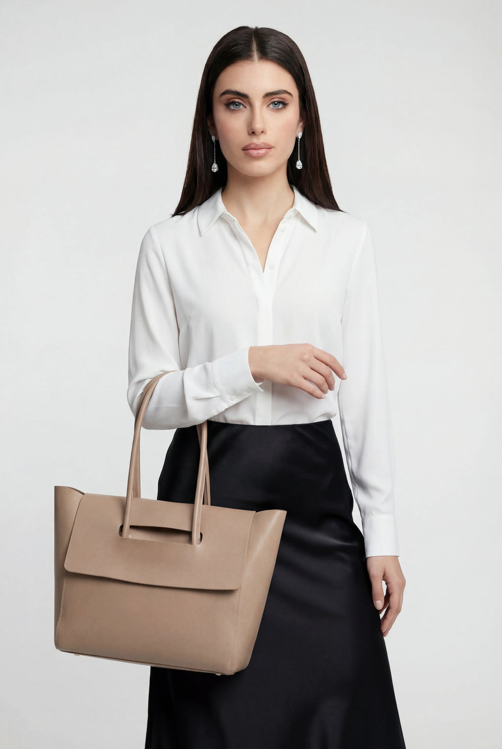 Victoria | Elegant Black Handbag with Adjustable Strap - Lumina
