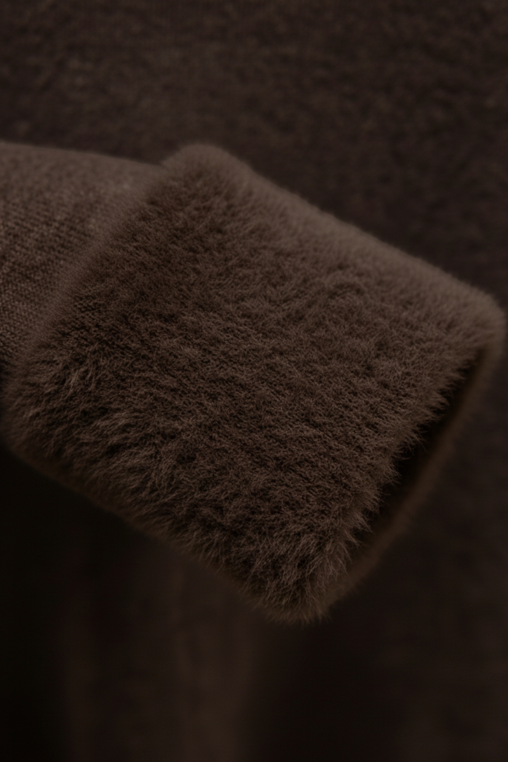 Victoria | Elegant Brown Turtleneck Sweater with Slim Fit - Lumina