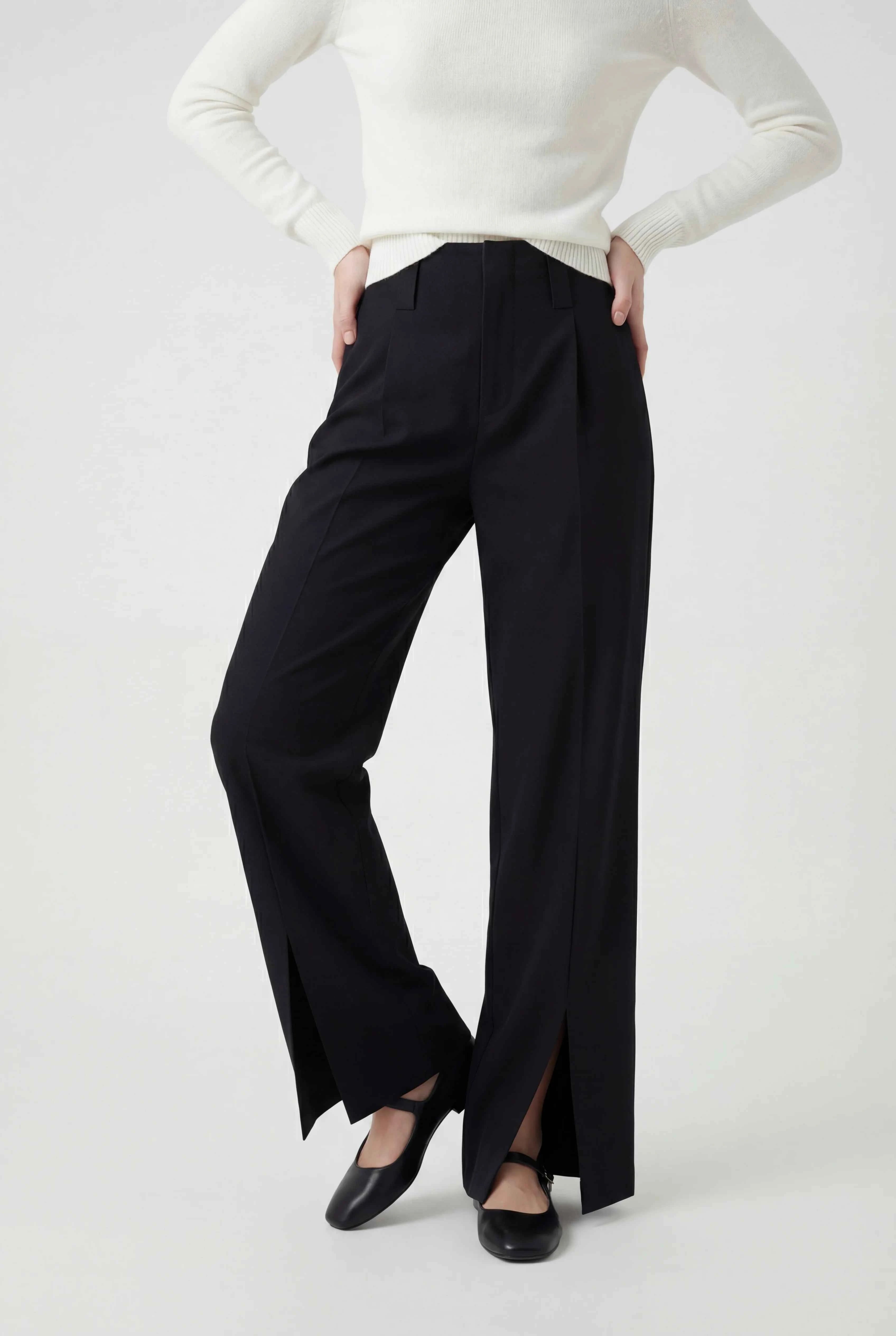 Victoria | Elegant High-Waisted Black Trousers with Pleats - Lumina