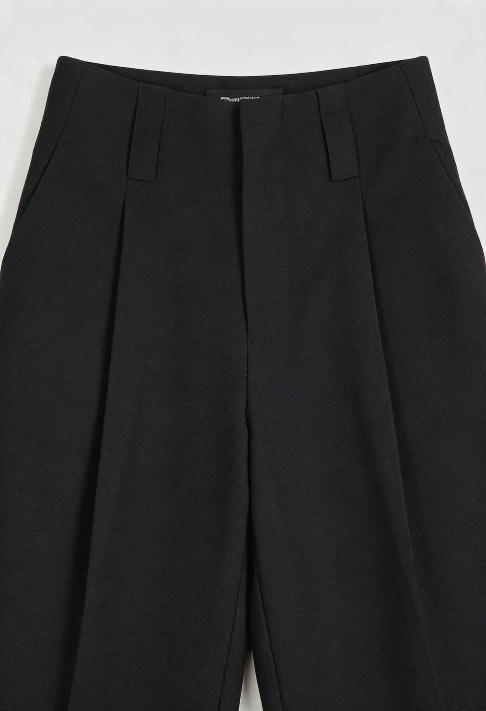 Victoria | Elegant High-Waisted Black Trousers with Pleats - Lumina