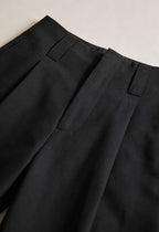 Victoria | Elegant High-Waisted Black Trousers with Pleats - Lumina