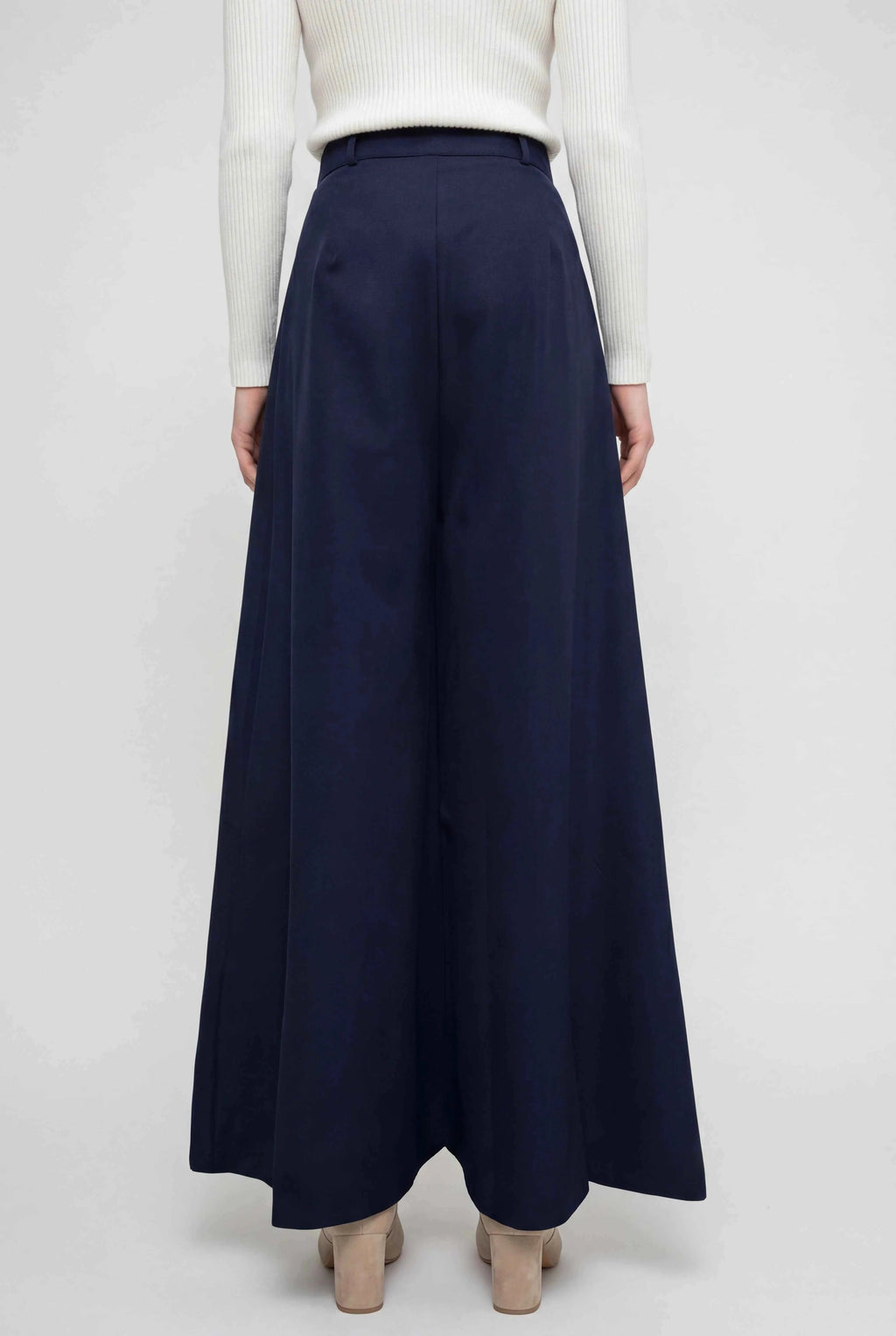 Victoria | Elegant Wide Leg Trousers with Stretch Comfort - Lumina