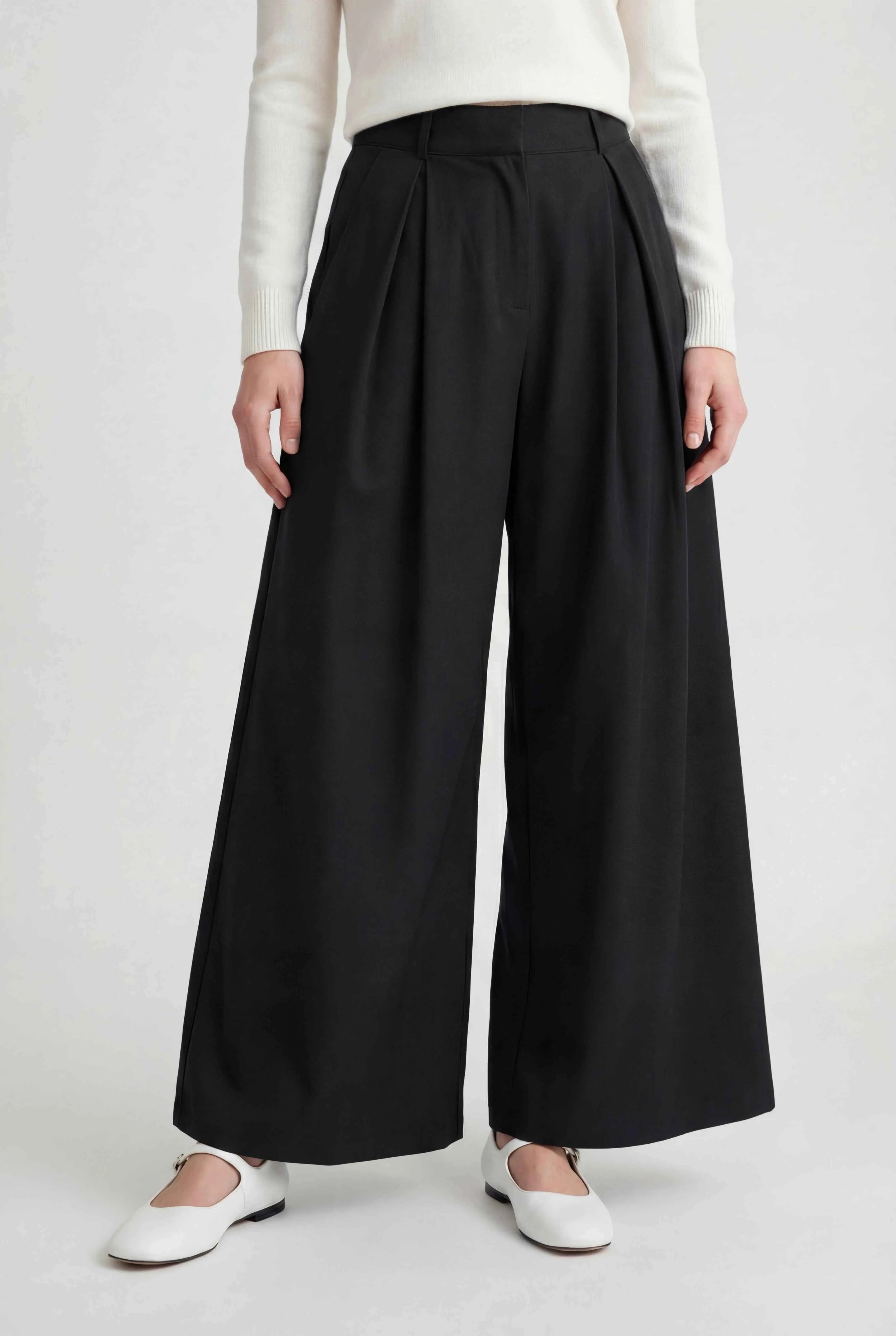 Victoria | High-Waisted Wide Leg Trousers with Elegant Fit - Lumina