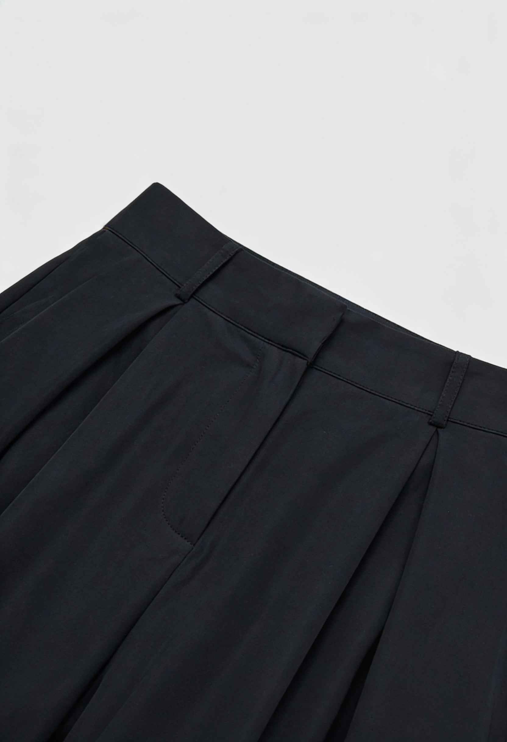 Victoria | High-Waisted Wide Leg Trousers with Elegant Fit - Lumina
