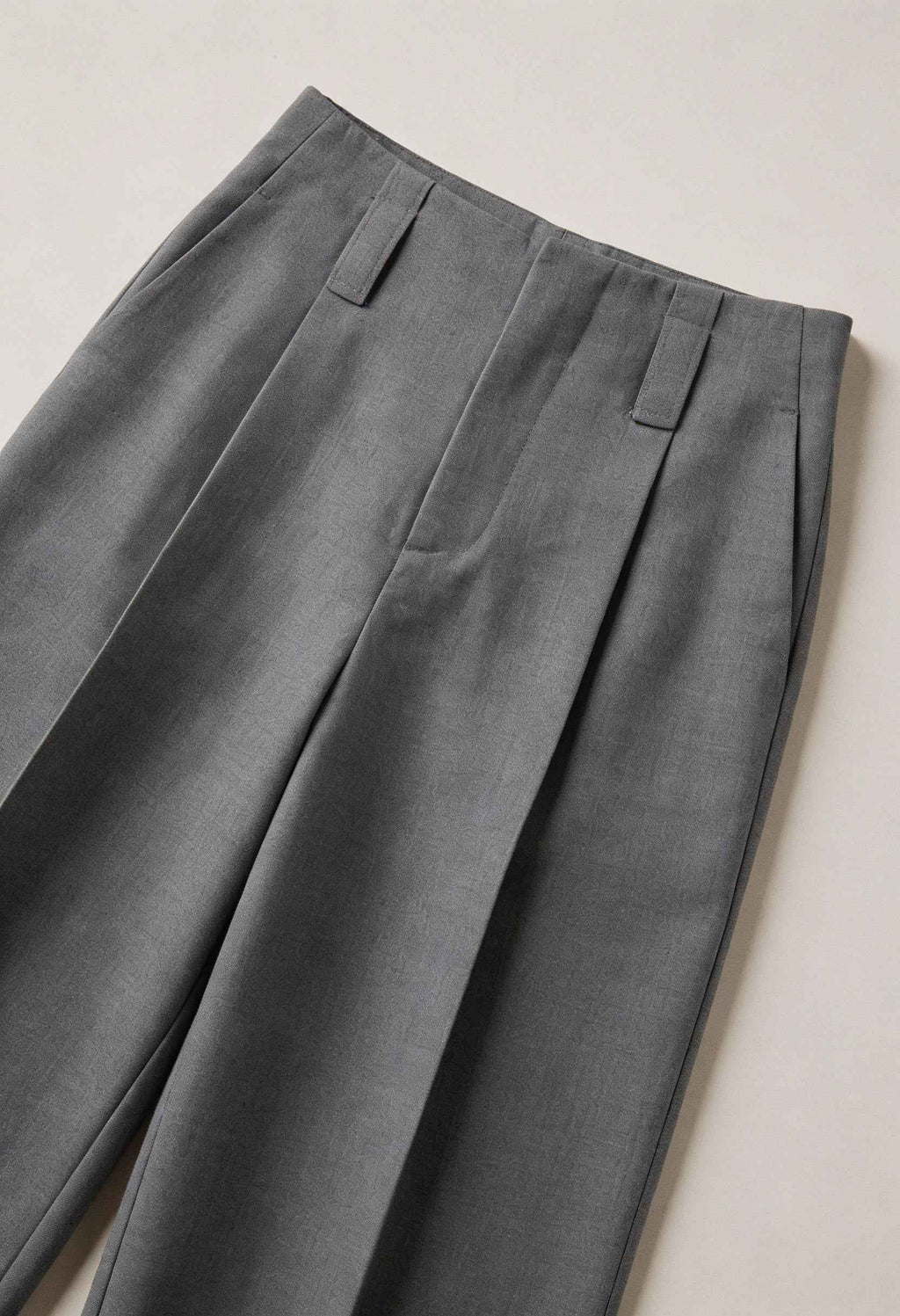 Victoria | Tailored Gray Pleated Trousers with Stretch Comfort - Lumina