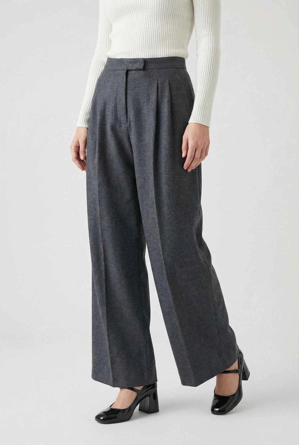 Victoria | Tailored High-Waisted Gray Trousers with Elegant Draping - Lumina