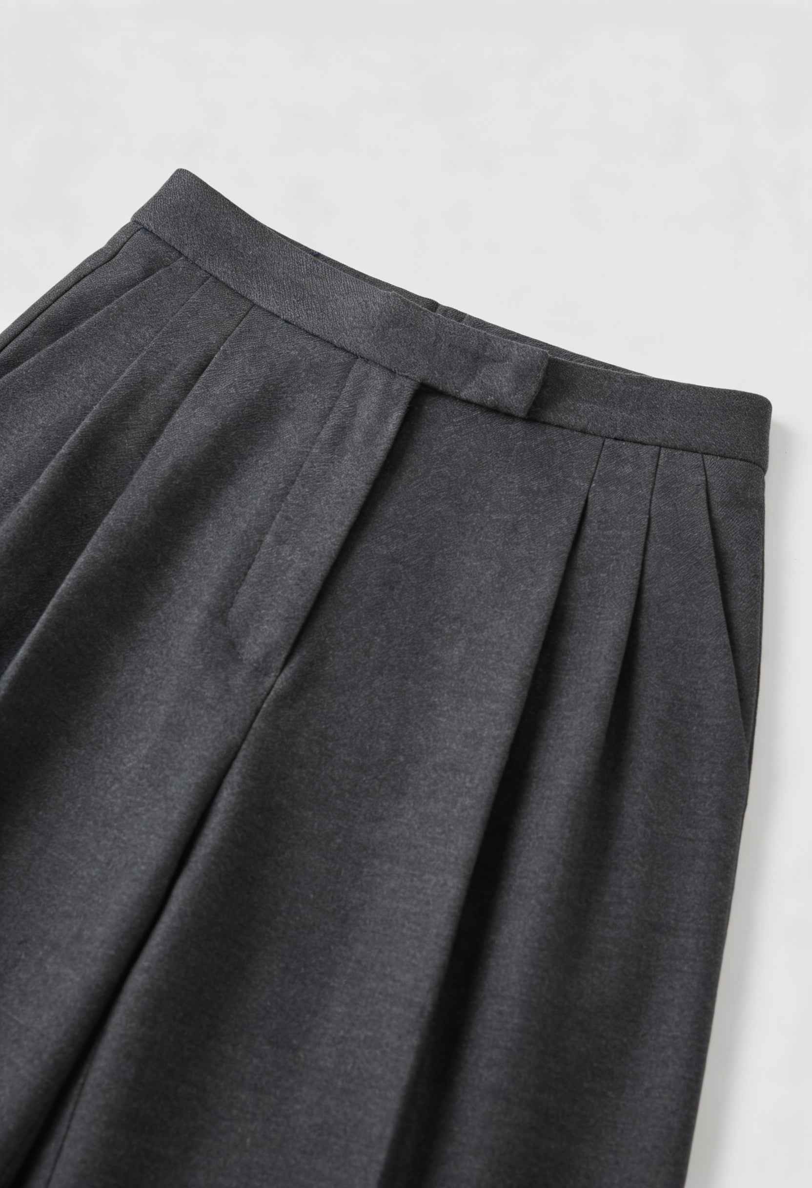Victoria | Tailored High-Waisted Gray Trousers with Elegant Draping - Lumina